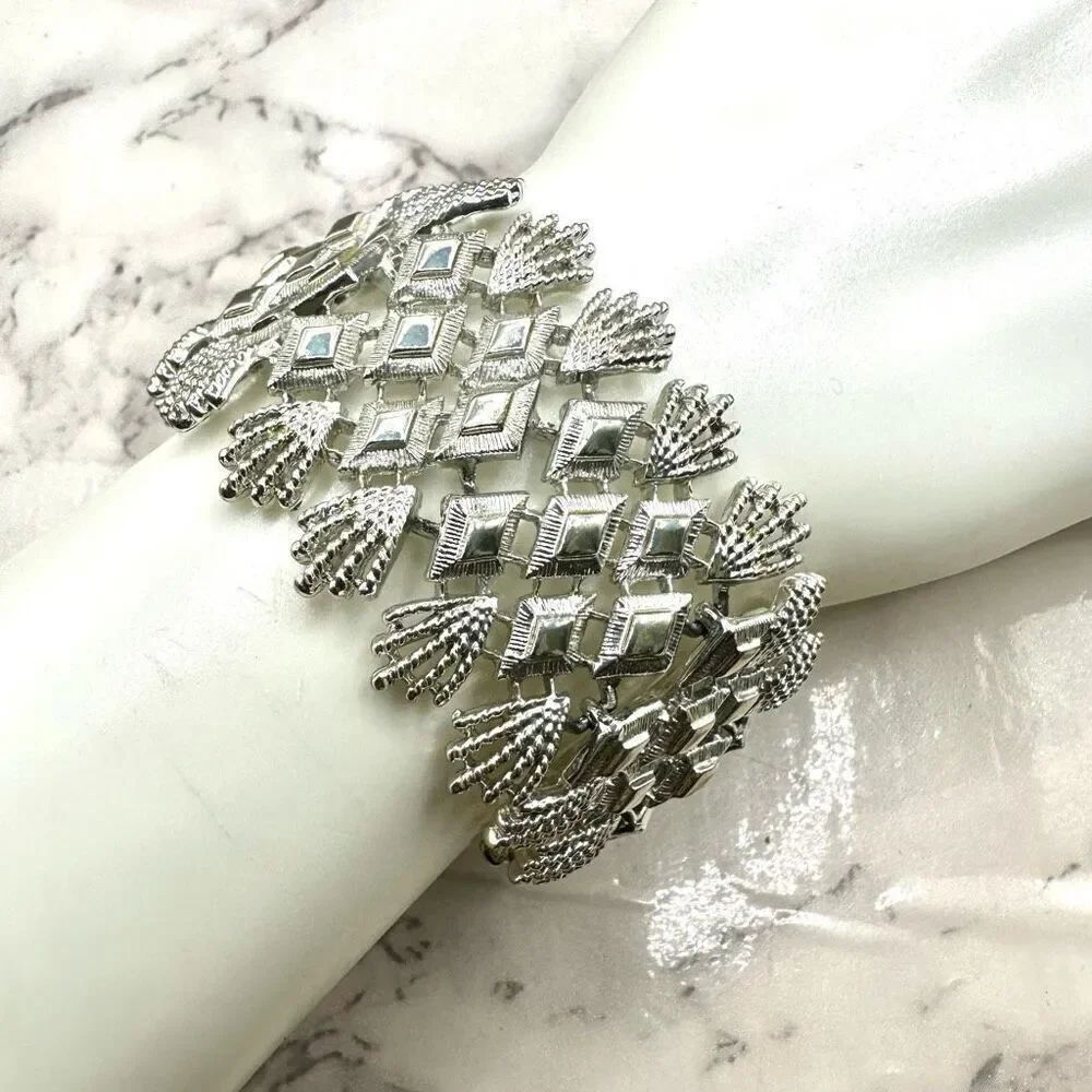 Vintage Coro Diamond pattern wide silver tone bracelet